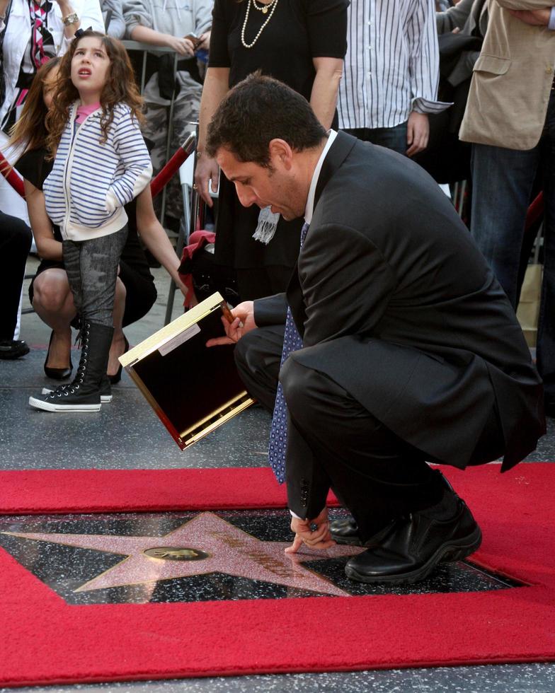 los angeles - feb 1 - Adam sandler på de Adam sandler hollywood promenad av berömmelse stjärna ceremoni på w hotell på februari 1, 2011 i hollywood, ca foto