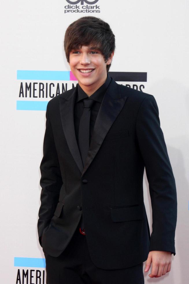 los angeles - nov 24 - austin mahone på de 2013 amerikan musik utmärkelser ankomster på Nokia teater på november 24, 2013 i los angeles, ca foto