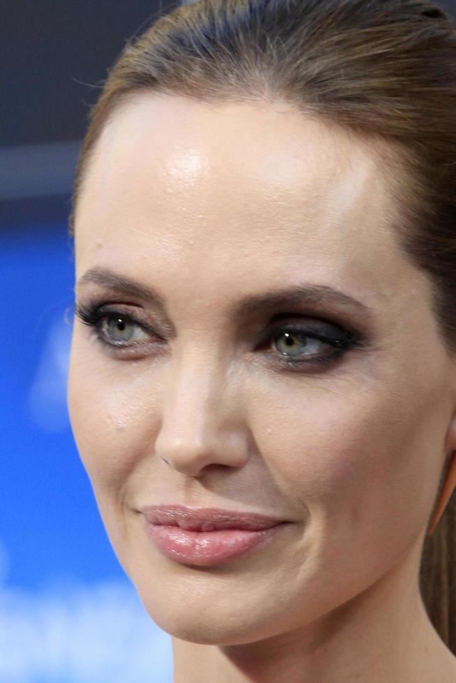 los angeles - Maj 28 - Angelina jolie på de Ondskefull värld premiär på el capitan teater på Maj 28, 2014 i los angeles, ca foto