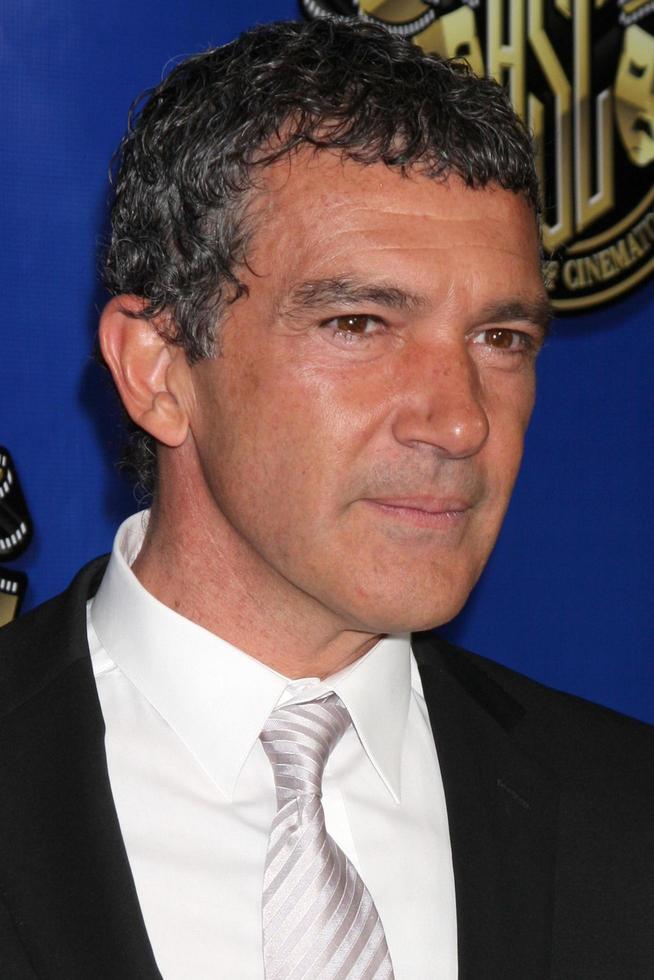 los angeles - feb 12 - antonio banderas på de Tryck område av de 2012 amerikan samhälle av filmfotografer utmärkelser på de stor balsal, hollywood och högland på februari 12, 2012 i los angeles, ca foto