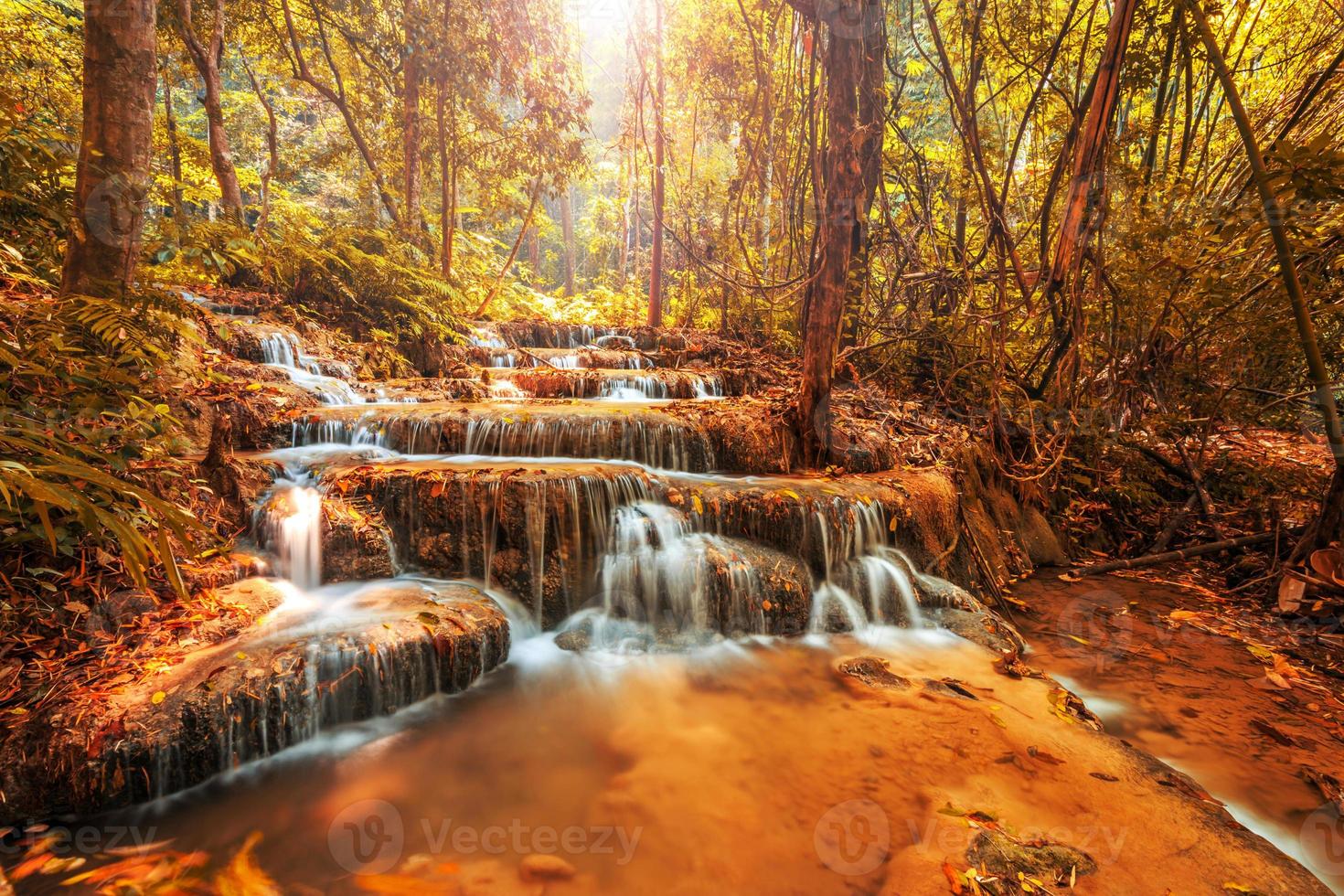 underbart vattenfall i Thailand, Pugang Chiangrai foto