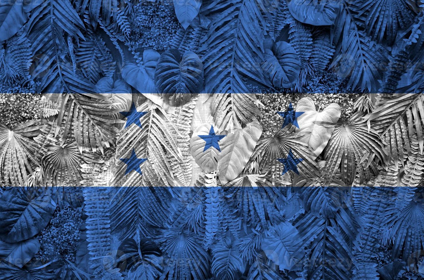 honduras flagga avbildad på många leafs av monstera handflatan träd. trendig modern bakgrund foto