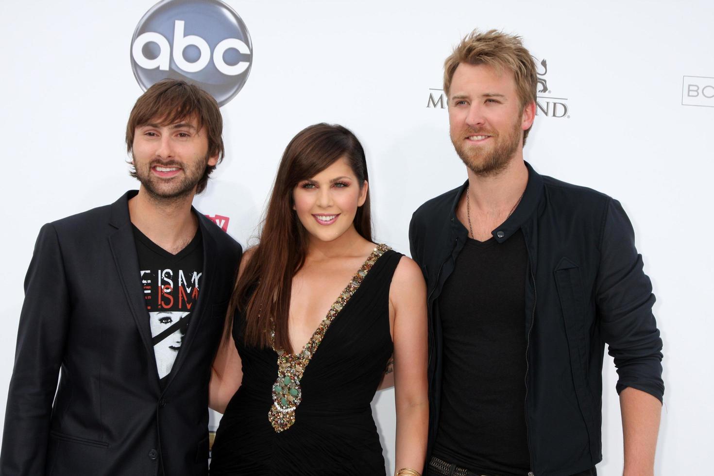 las vegas, Maj 22 - lady antebellum anländer på de 2011 anslagstavla musik utmärkelser på mgm stor trädgård arena på Maj 22, 2010 i las vegas, nv foto