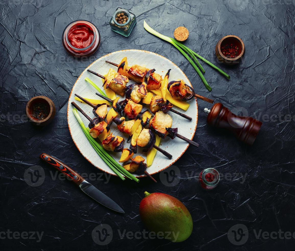 kyckling kebab, skewered kyckling foto