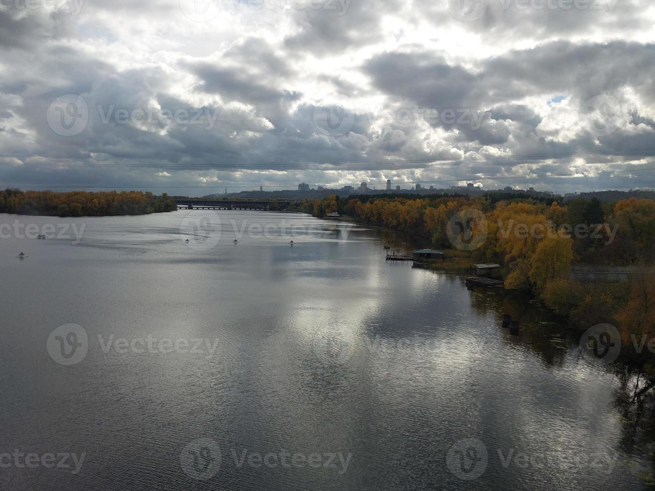 höst panorama av de stad av kyiv foto