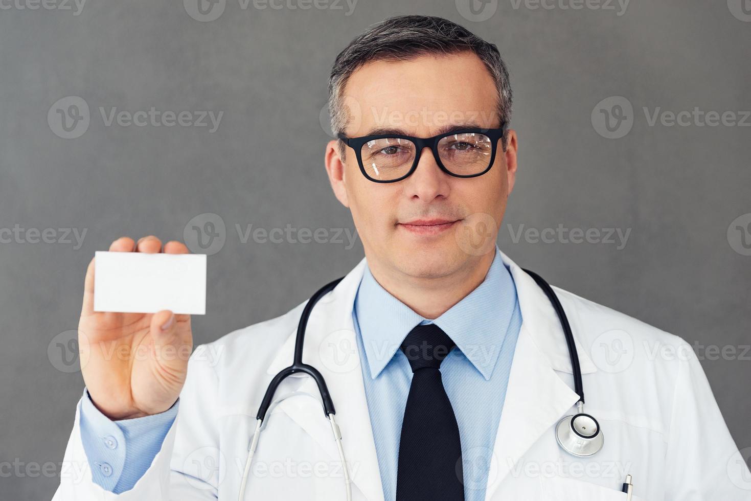 manlig läkare porträtt foto