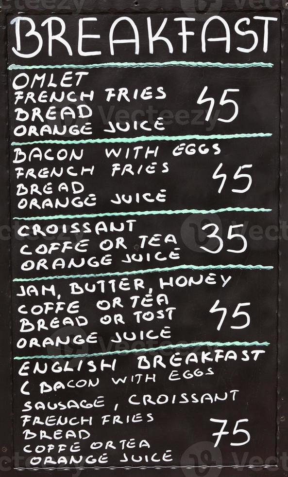 gata Kafé frukost meny skriven i krita på en svarta tavlan foto