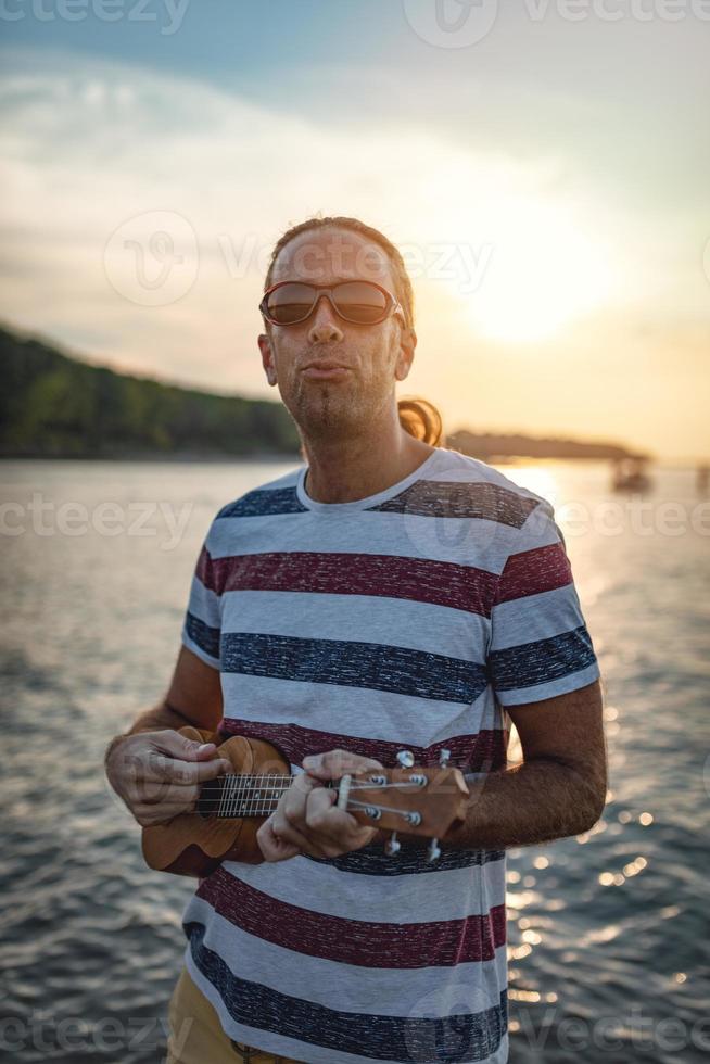 musik i solnedgång foto