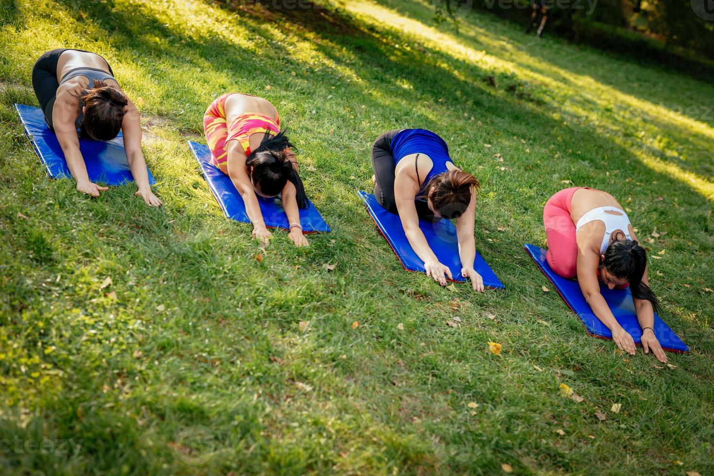 stretching i natur foto