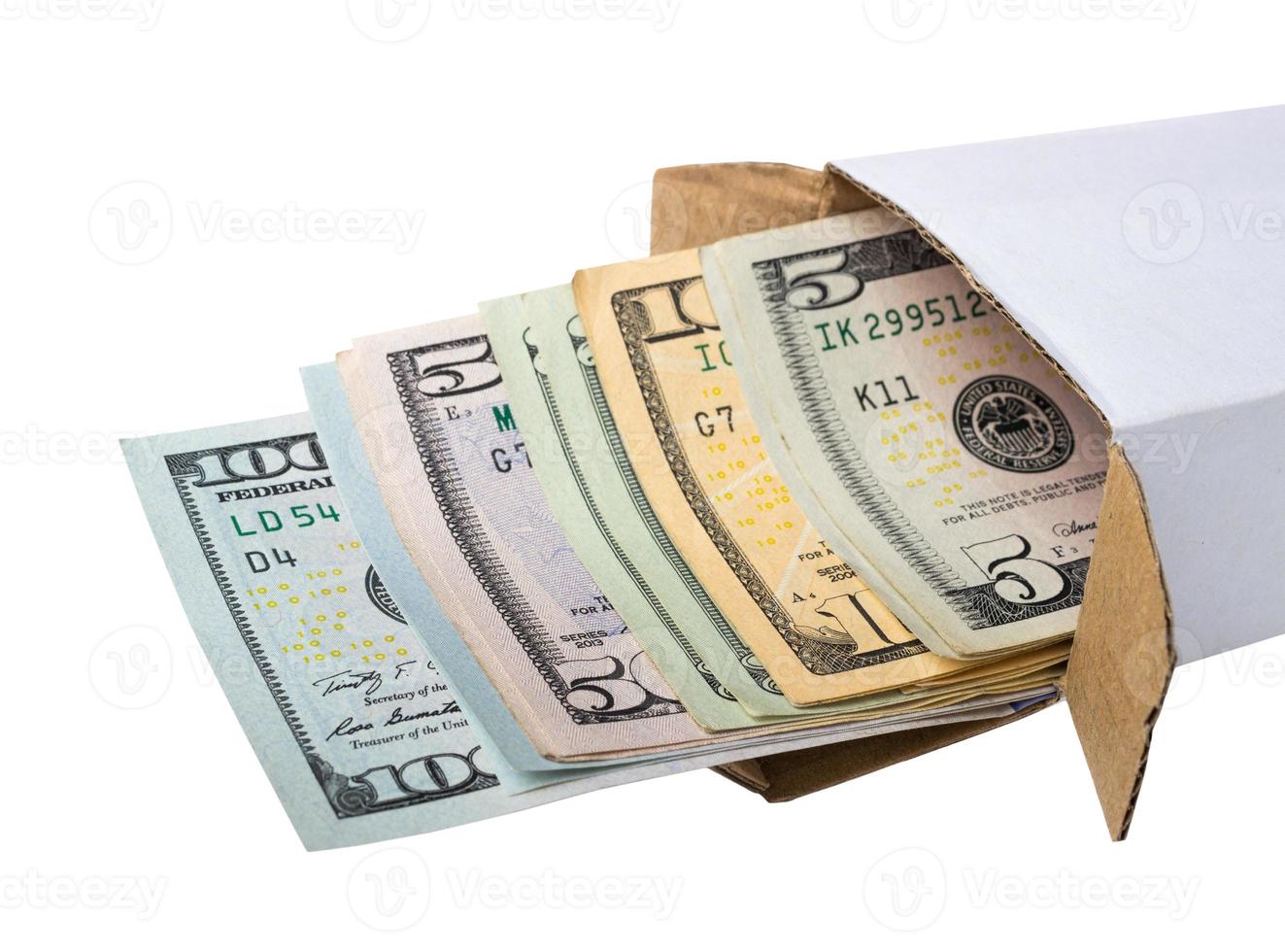 låda med amerikan dollar isolerat. oss pengar i låda foto