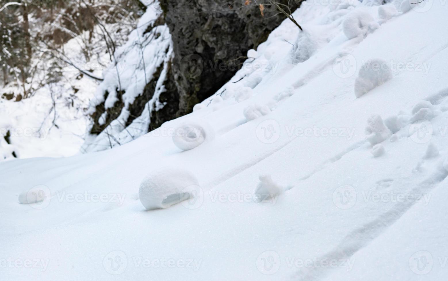 stänga upp skott av snö vält foto