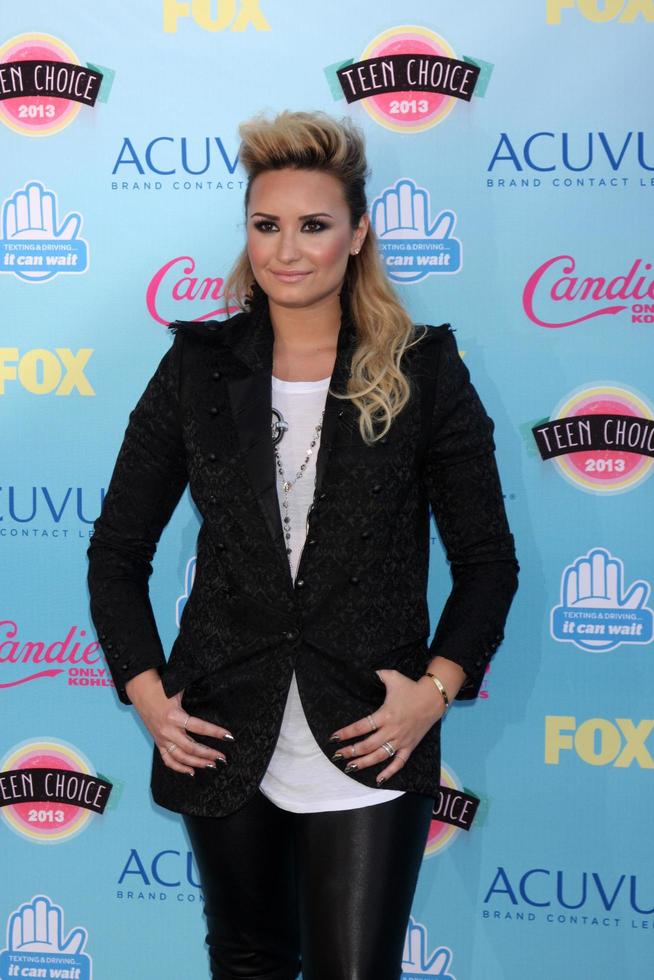 los angeles, aug 11 - demi lovato på de 2013 tonåring val utmärkelser på de gibson amfiteater universell på augusti 11, 2013 i los angeles, ca foto