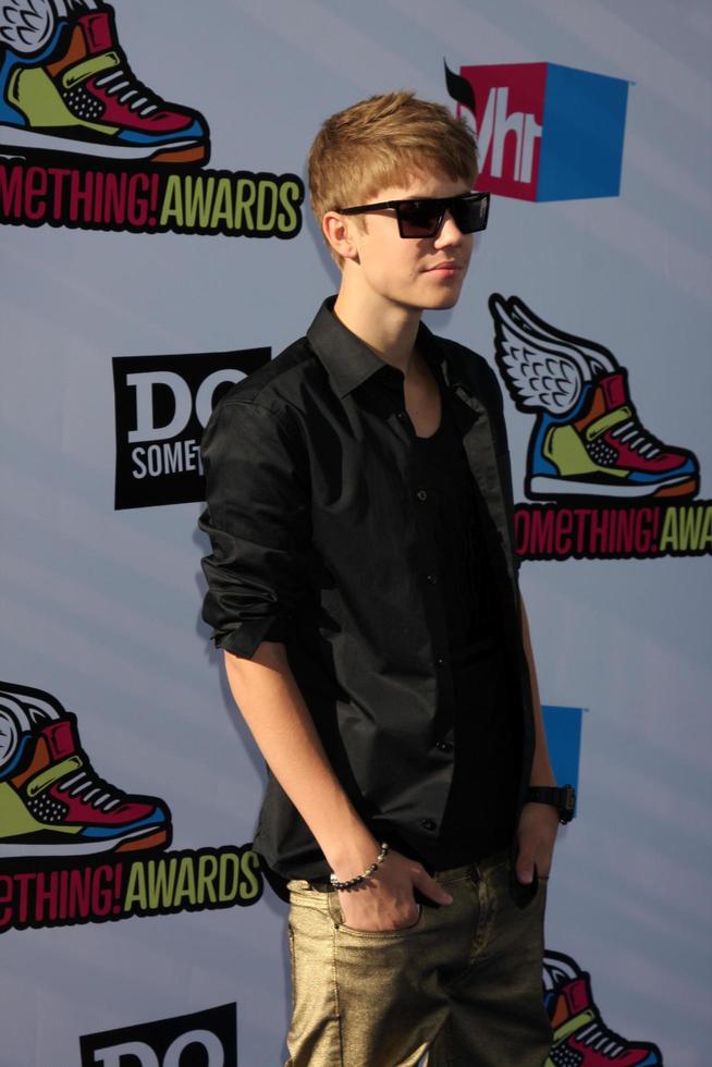 los angeles, aug 14 - Precis inkommet bieber anländer på de 2011 vh1 do något utmärkelser på hollywood palladium på augusti 14, 2011 i los angeles, ca foto