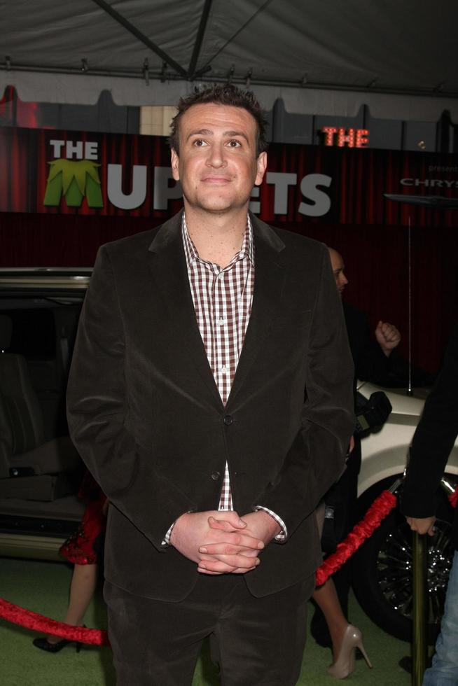 los angeles, nov 12 - Jason segel ankommer på de muppar värld premiär på el capitan teater på november 12, 2011 i los angeles, ca foto