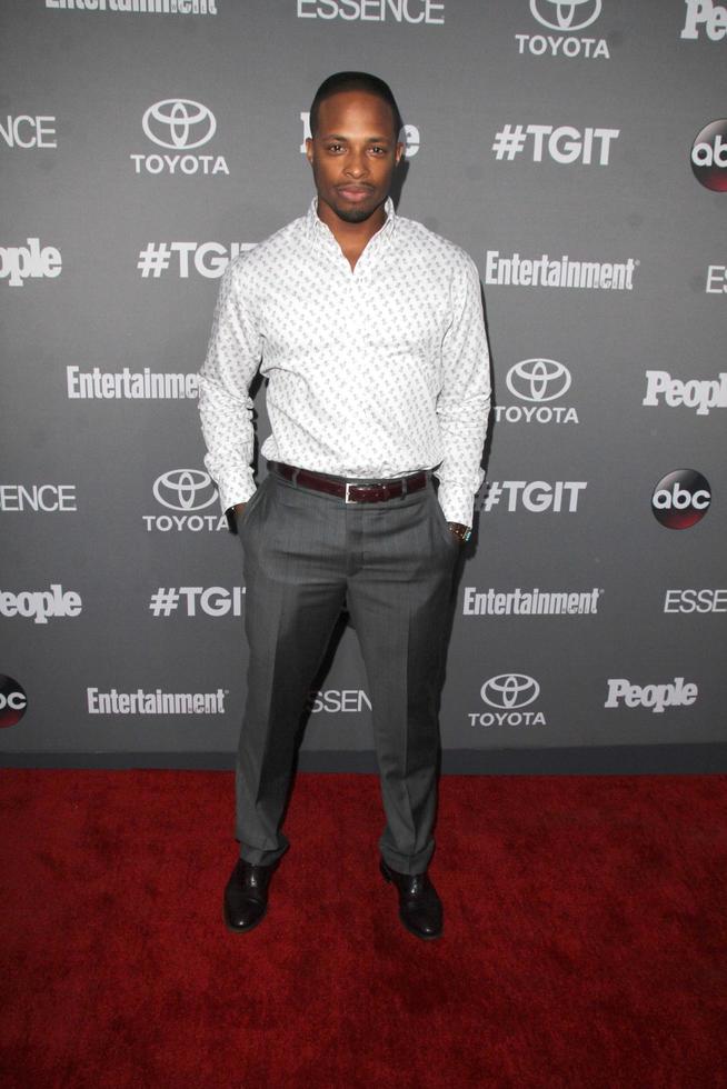 los angeles, sep 26 - cornelius smed jr på de tgit 2015 premiär händelse röd matta på de gracias madre på september 26, 2015 i los angeles, ca foto