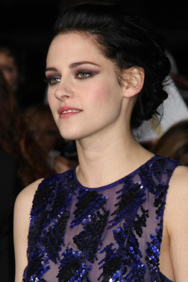 los angeles, nov 14 - kristen stewart ankommer på de skymning - brytning gryning del 1 värld premiär på Nokia teater på la leva på november 14, 2011 i los angeles, ca foto