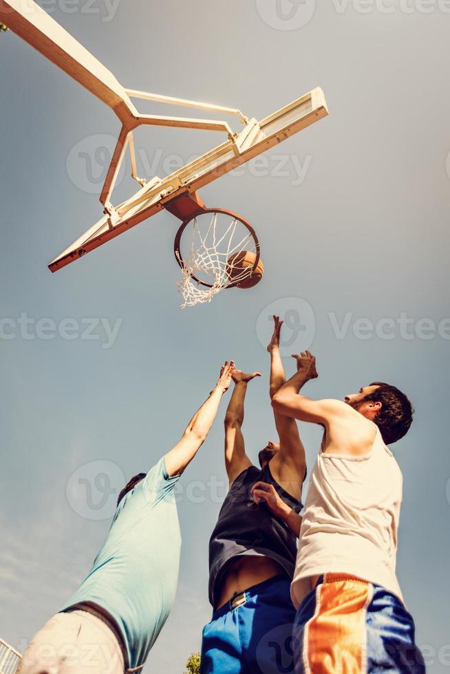 Bra basketboll spel foto