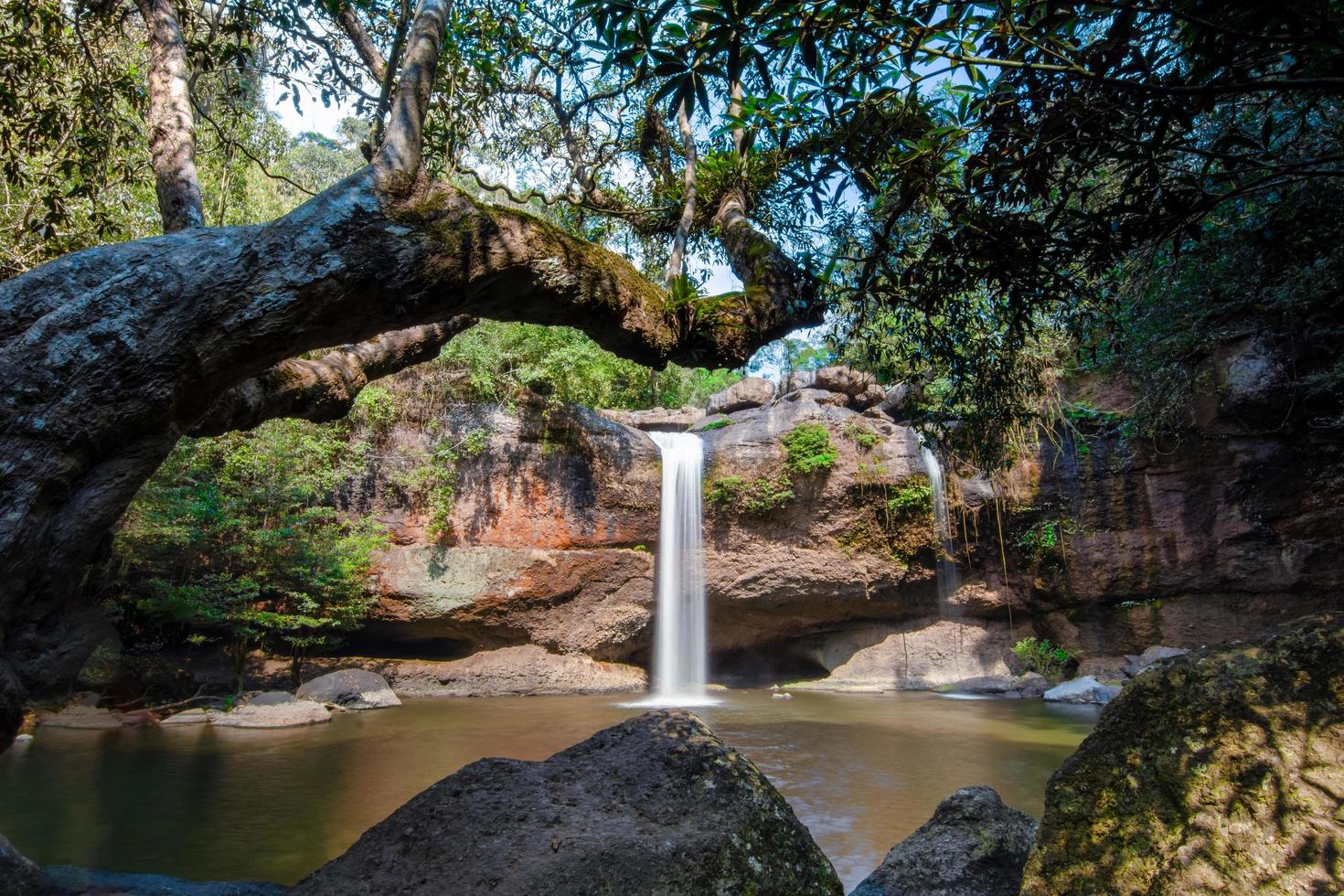det haew suwat vattenfallet i Thailand foto