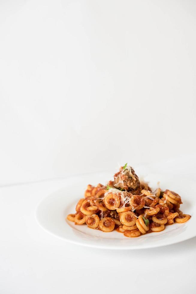 spaghetti och köttbullar foto