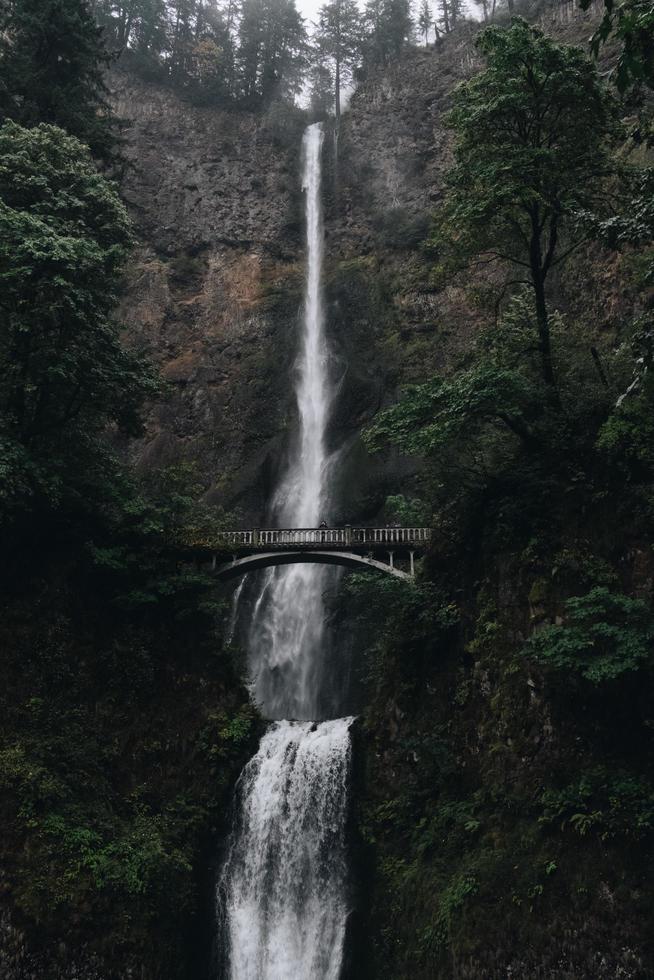 benson bridge och multnomah falls foto