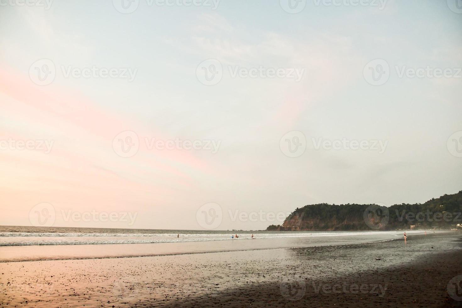 strand vid solnedgången foto