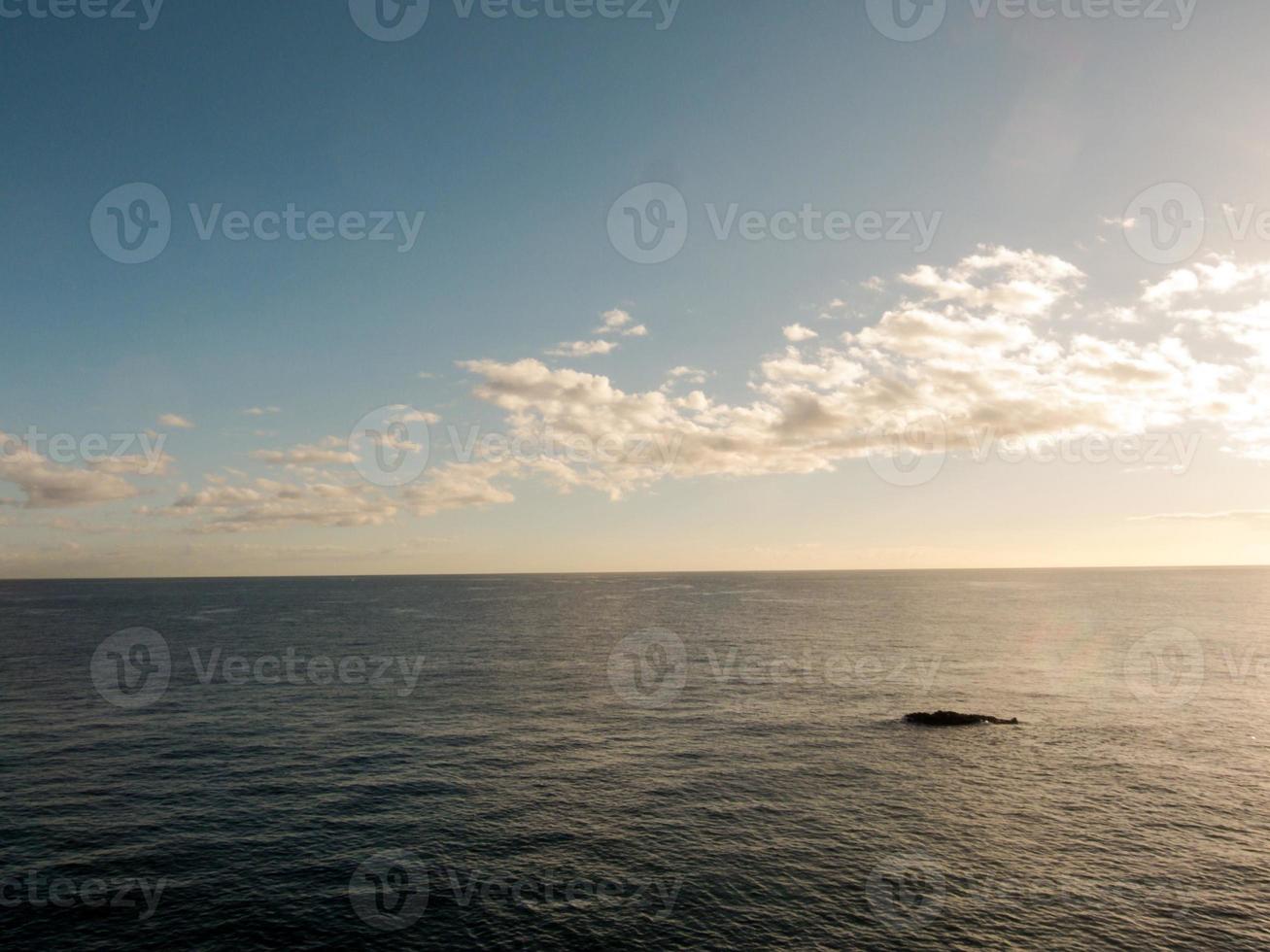 solnedgång över havet foto