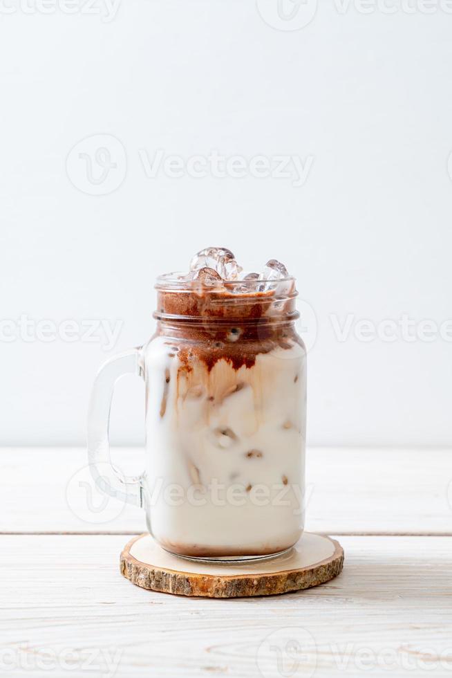 iced chocolate milkshake drink foto