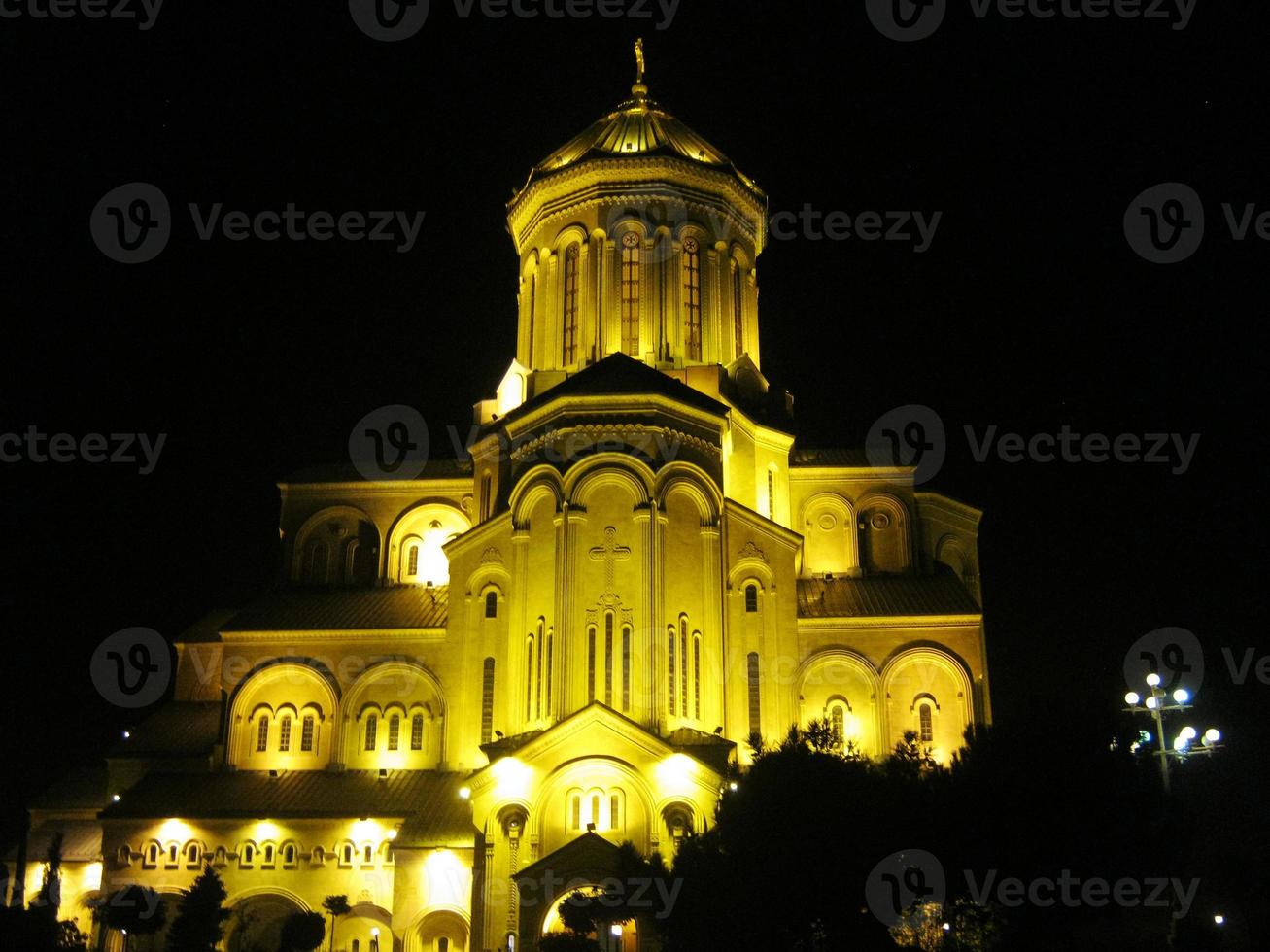 helig trinity katedral av sameba i tbilisi, georgien foto