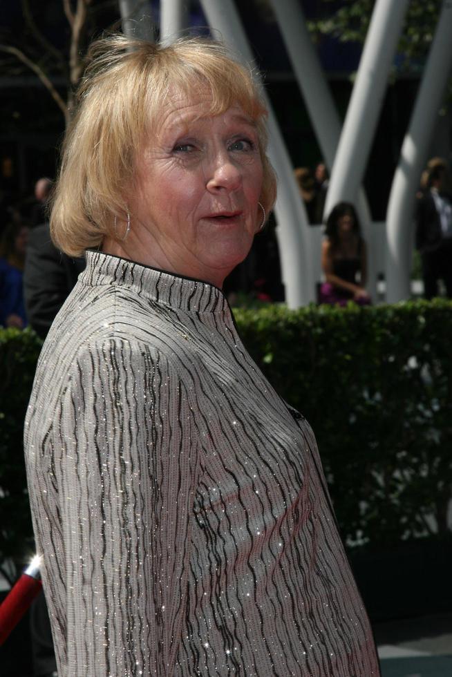 kathryn joosten anländer på de kreativ bästa sändningstid emmy utmärkelser på de Nokia teater, i los angeles, ca på september 13, 2008 foto