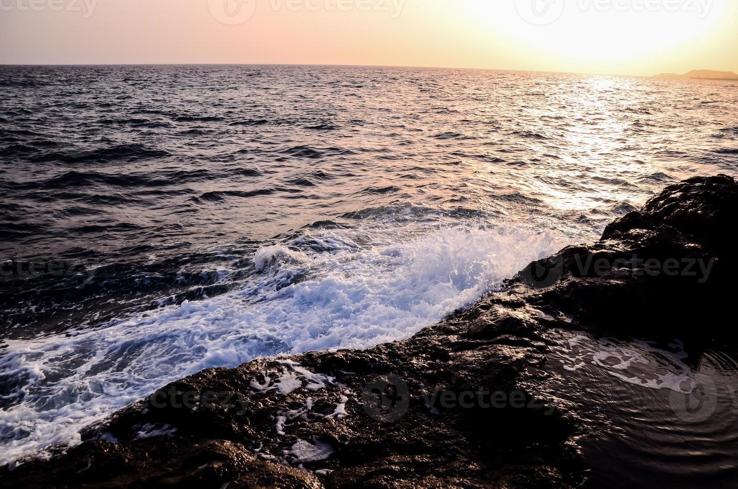 solnedgång över havet foto