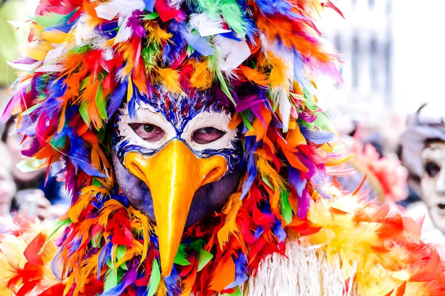 oidentifierad person bär karneval masker på de Venedig karneval i Venedig, Italien, cirka februari 2022 foto