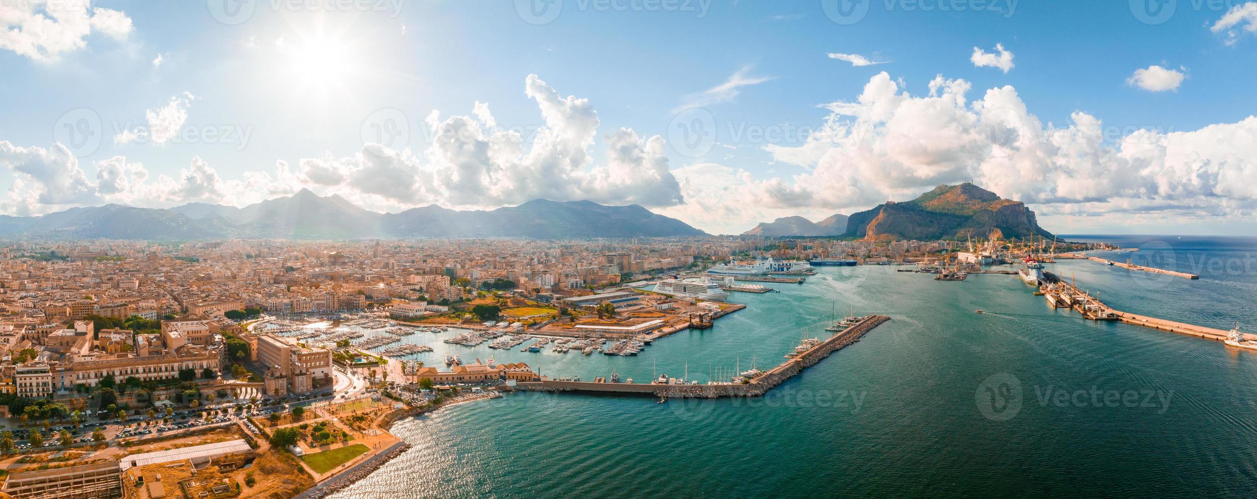 antenn panorama- se av palermo stad i Sicilien. foto