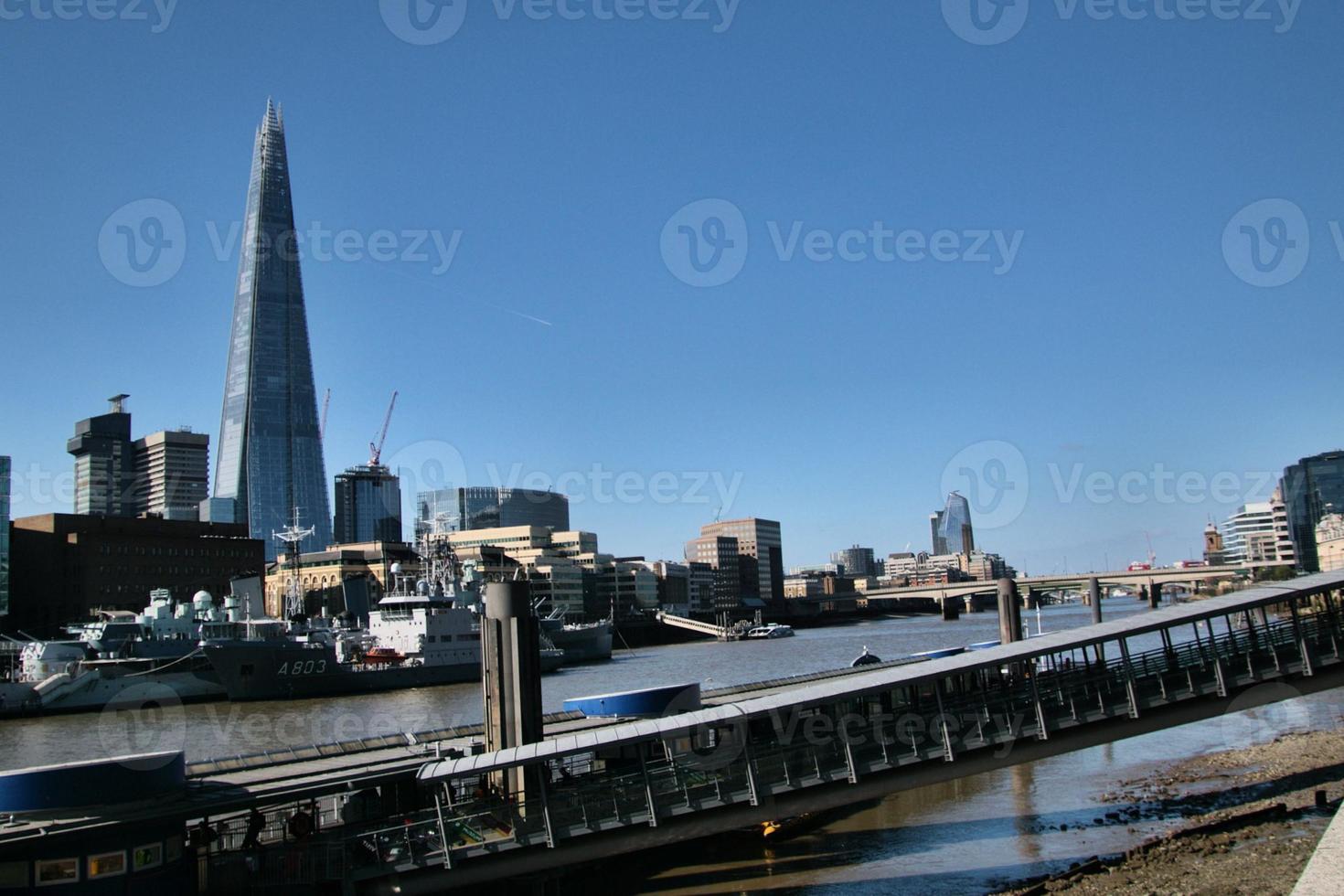 en se av de flod thames nära westminster foto