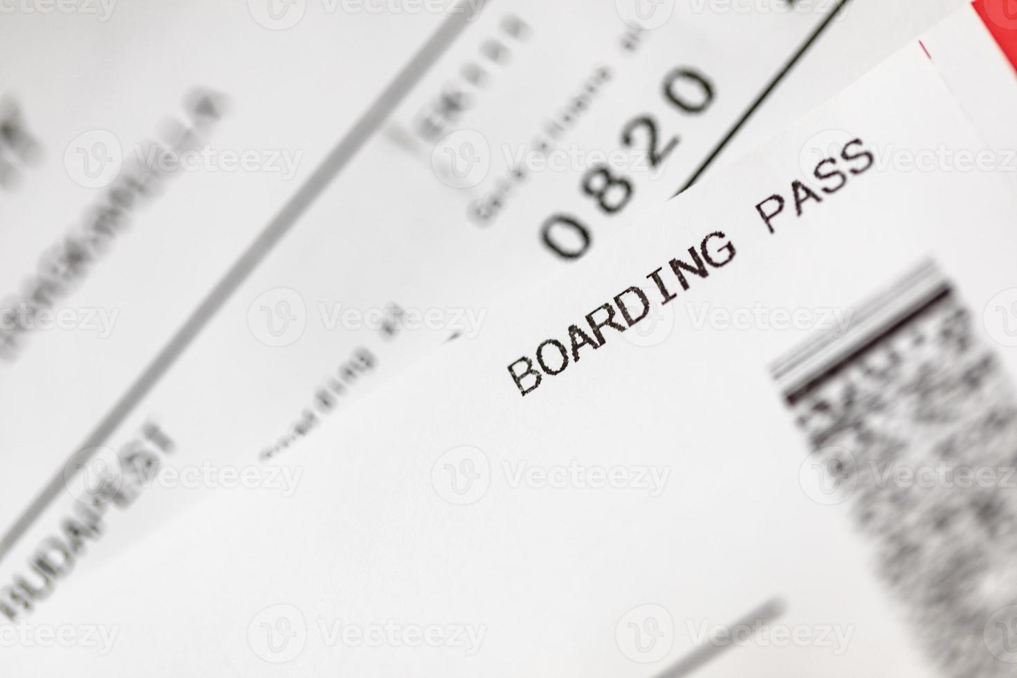 flygbolag ombordstigning passera biljetter, flyg detaljer och flyga dokument. stänga upp av flygbolag ombordstigning passera med kopia Plats, tömma Plats för din text foto
