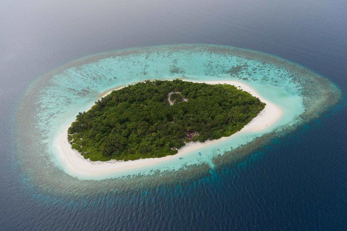 havodigalaa island, Maldiverna, 2020 - Flygfoto över havodigalaa island foto