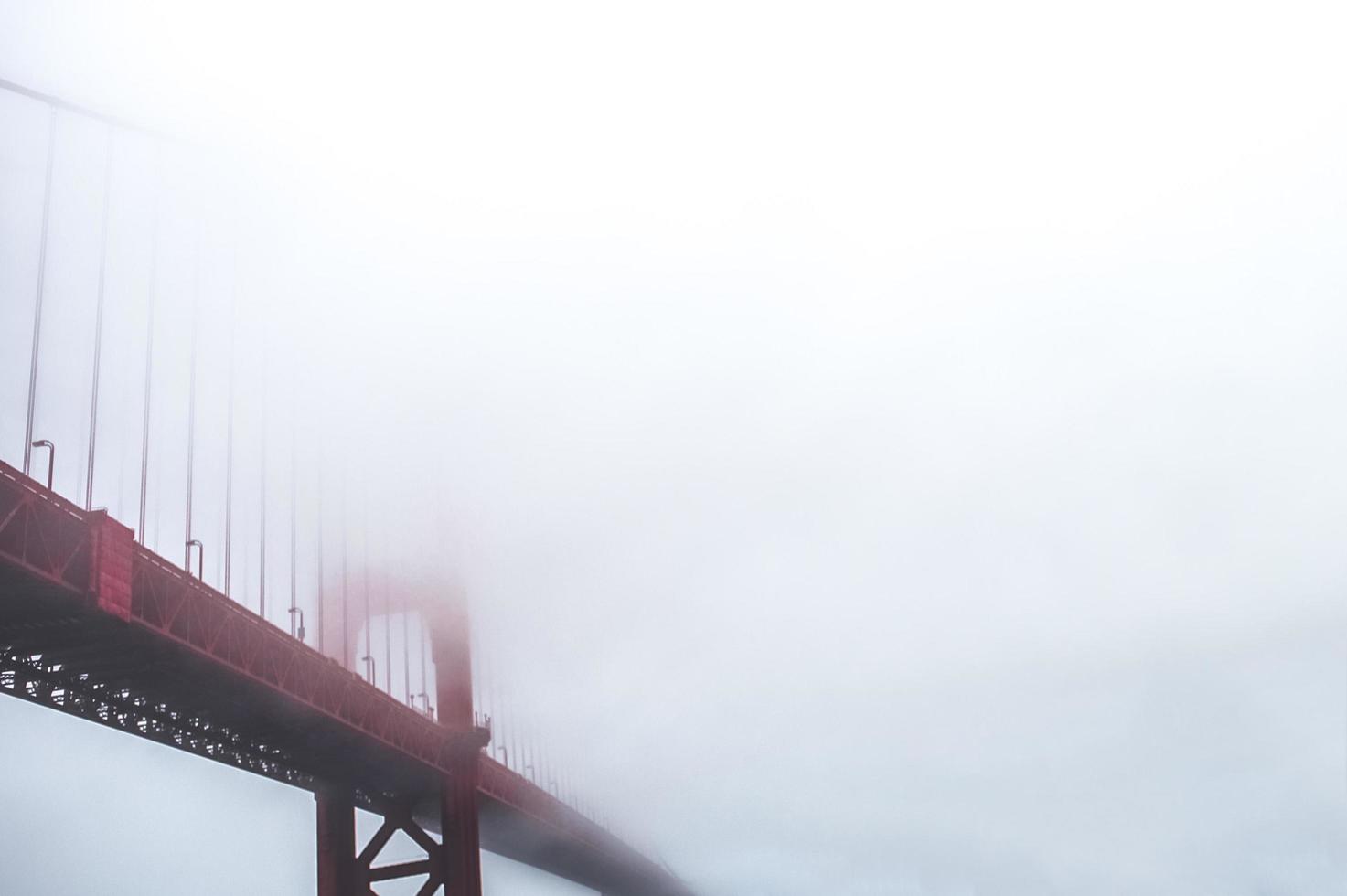 dimma på Golden Gate Bridge foto