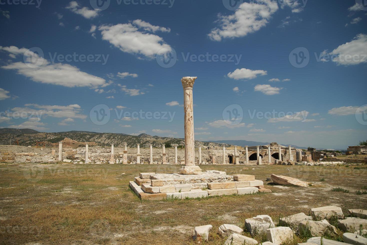 tripolis på de slingra sig gammal stad i denizli, turkiye foto