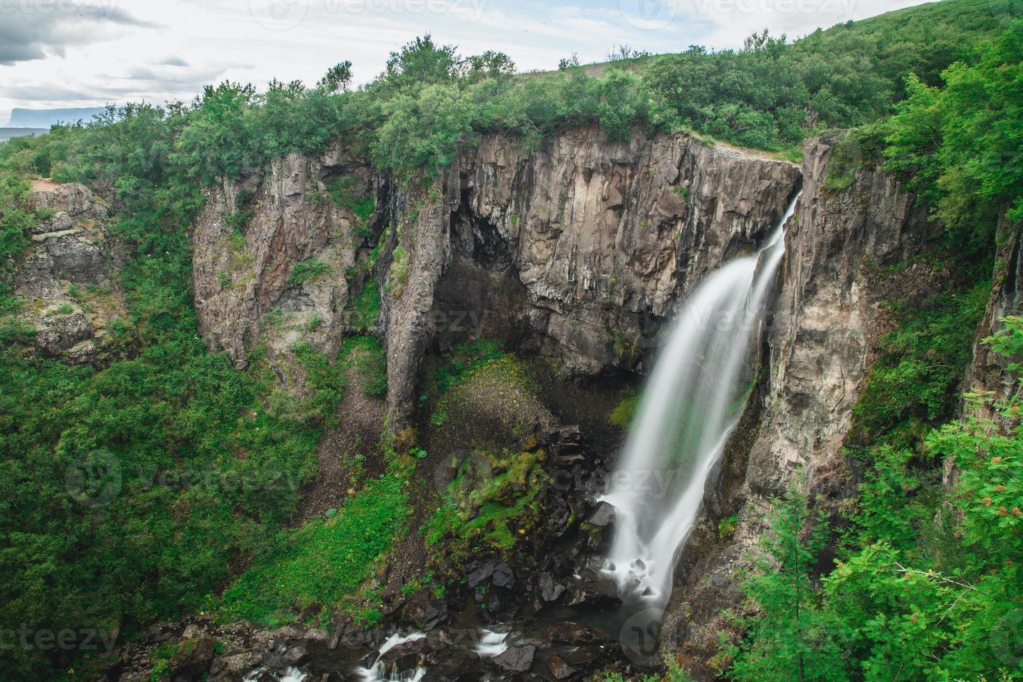 hundafoss vattenfall i skaftafell nationell parkera i island foto