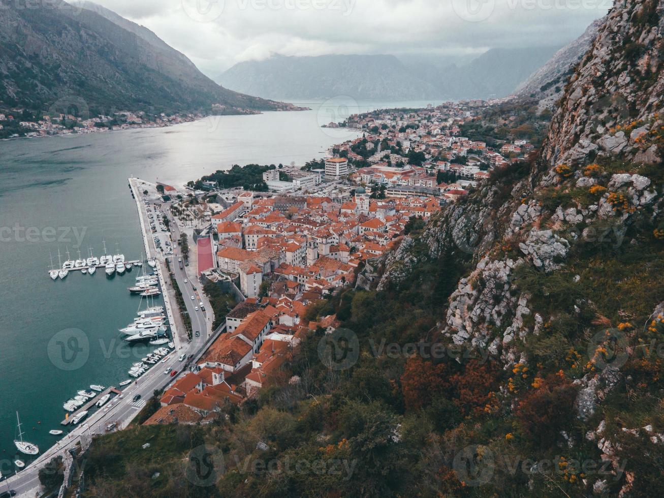 visningar av kotors gammal stad i monte foto