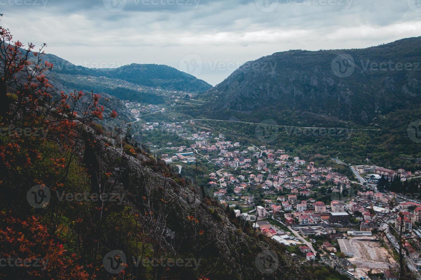 visningar av kotors gammal stad i monte foto