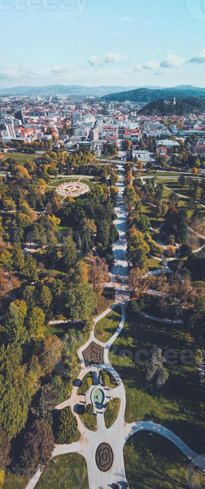 tivoli parkera i de slovenska huvudstad av ljubljana foto