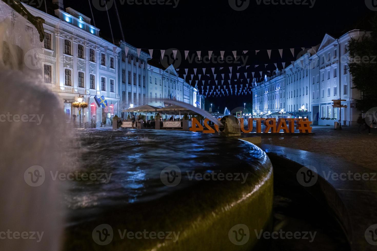 tartu, stadsbild på en solig dag foto