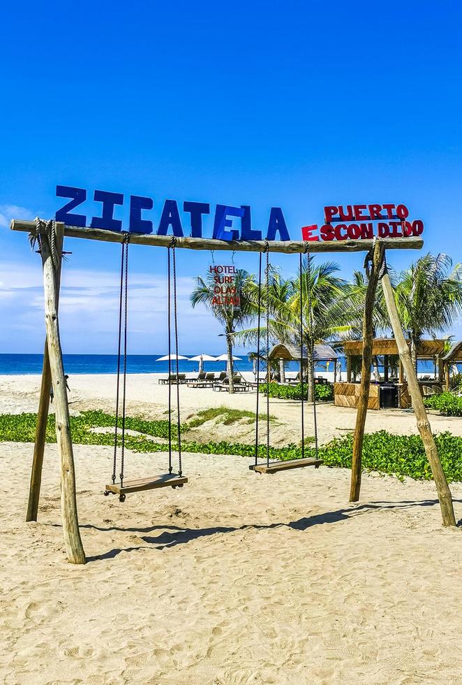 puerto escondido oaxaca mexico 2022 romantisk paradis gunga på de strand i puerto escondido Mexiko. foto