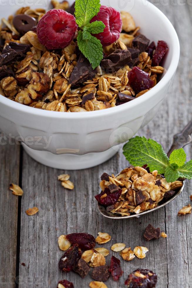 choklad granola för frukost foto