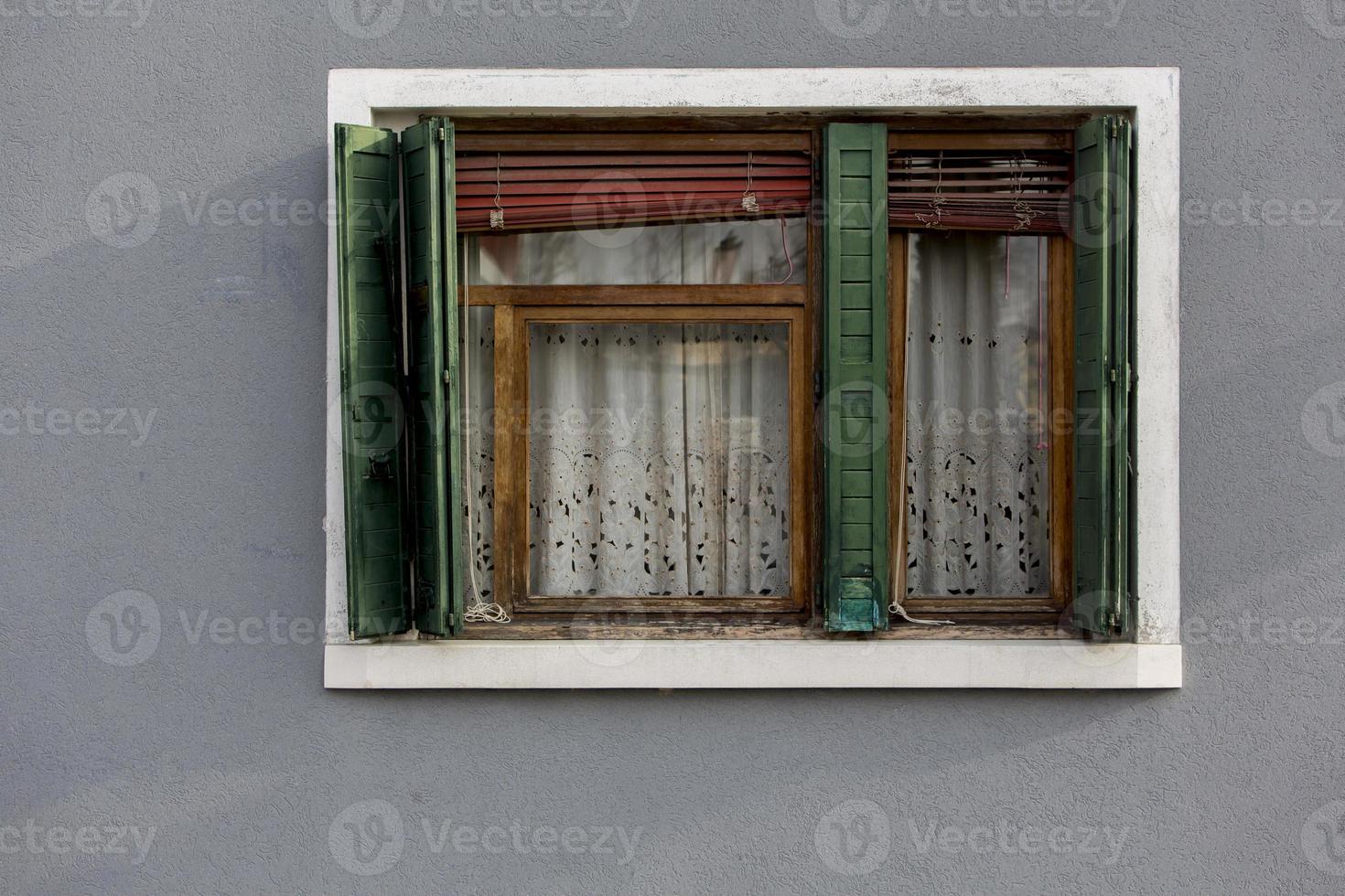traditionell venetian fönster foto