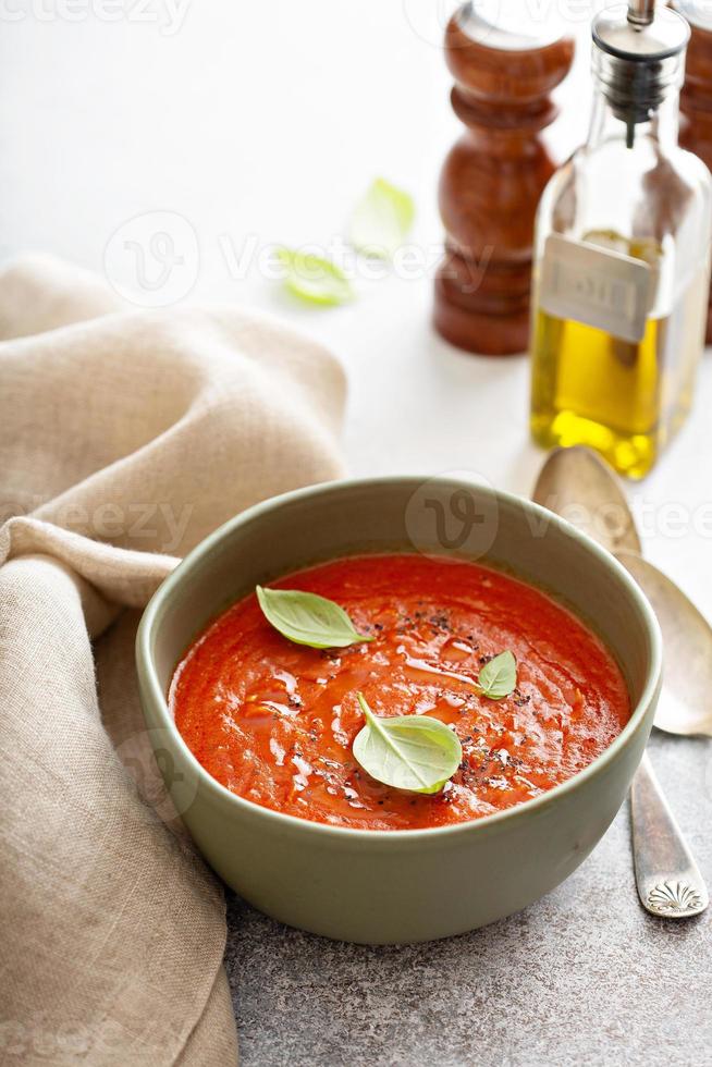 tomat basilika soppa foto