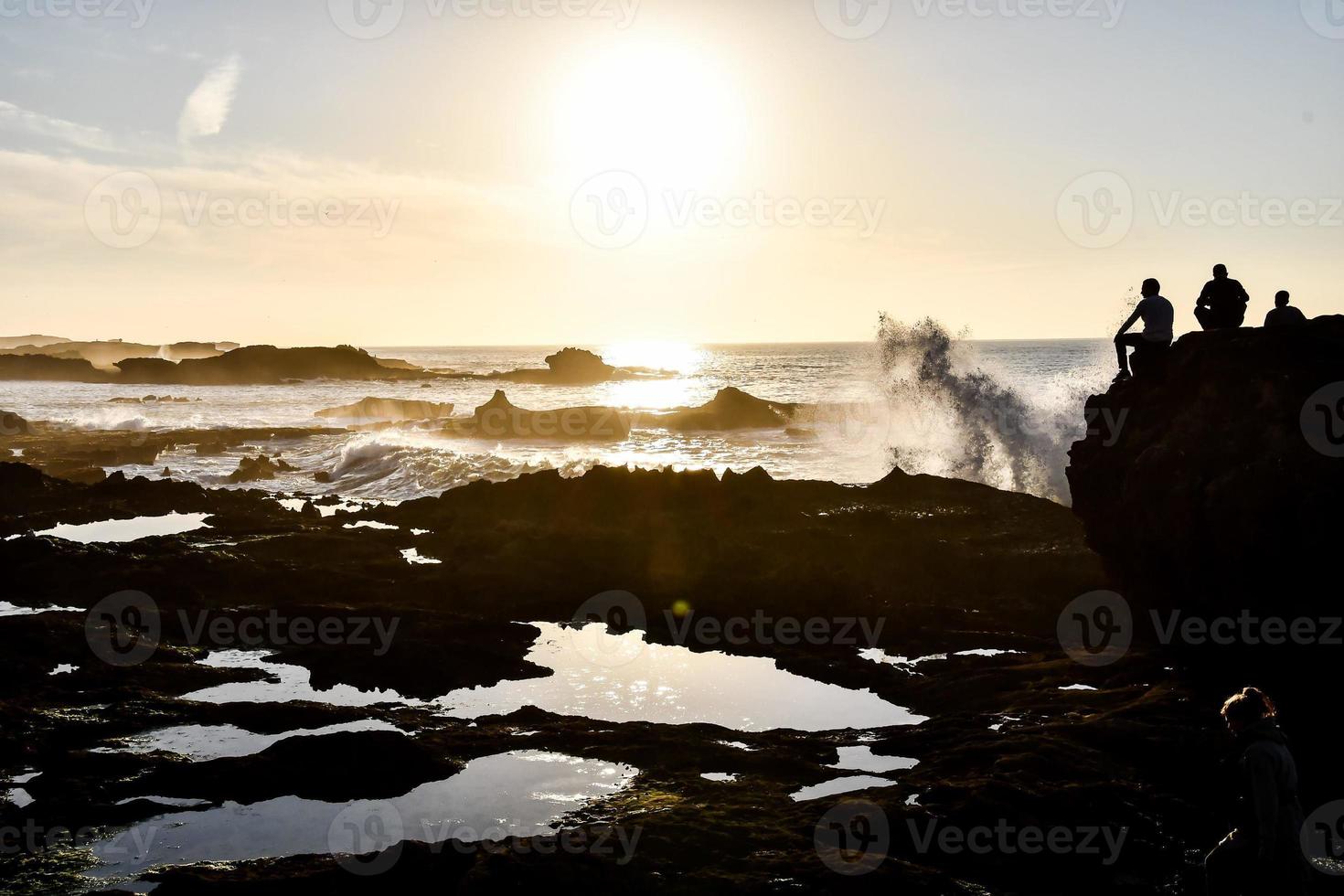 solnedgång över havet foto