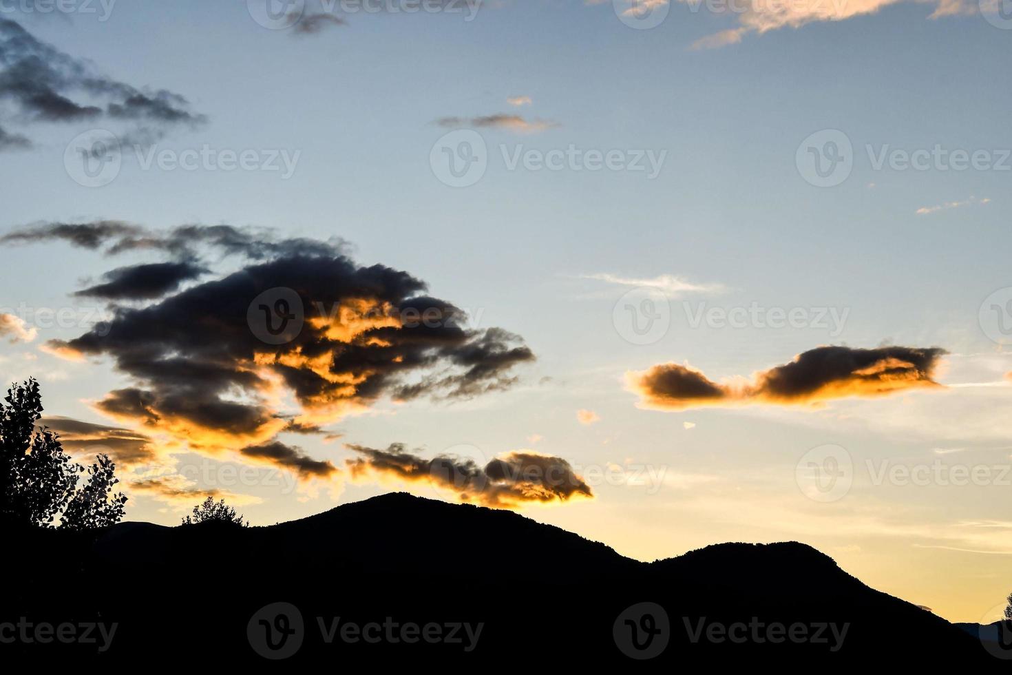 färgrik himmel på solnedgång foto