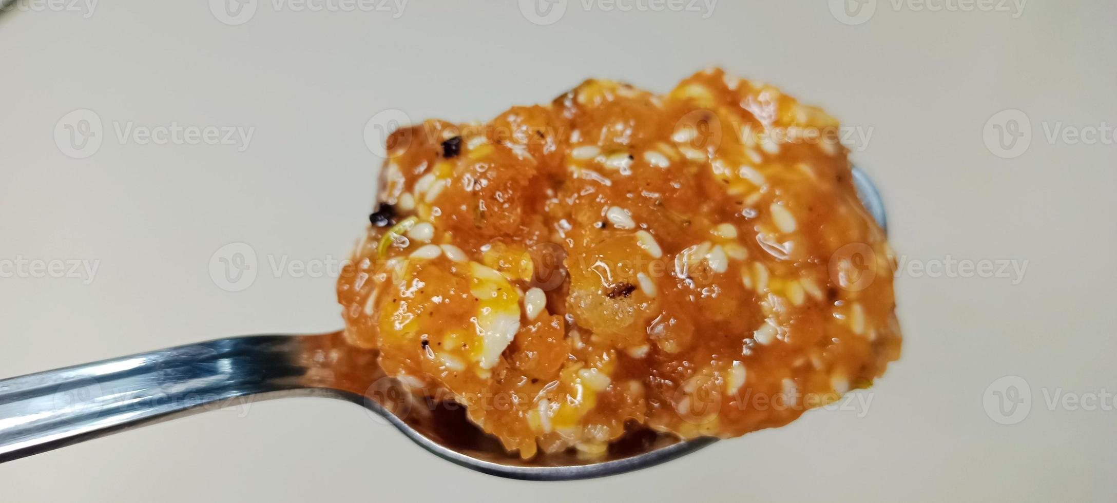 torr frukt blandning för hälsa, gond gud paak recept för hälsa, torr frukt laddu recept, recept för hälsa foto