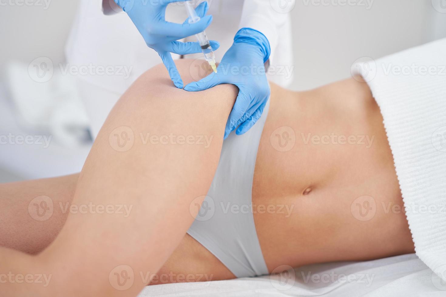 bild av lipolys behandling på annorlunda delar av kvinna kropp foto